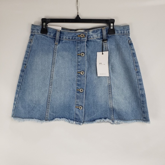 Forever 21 Dresses & Skirts - Forever 21 Denim A Line Button Up Mini Skirt